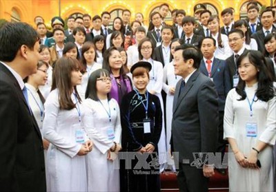 ប្រធានរដ្ឋវៀតណាមជួបមុខជ័យលាភីតារាខែមករា